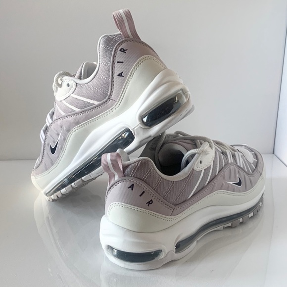 Nike Air Max - Picture 2 of 6